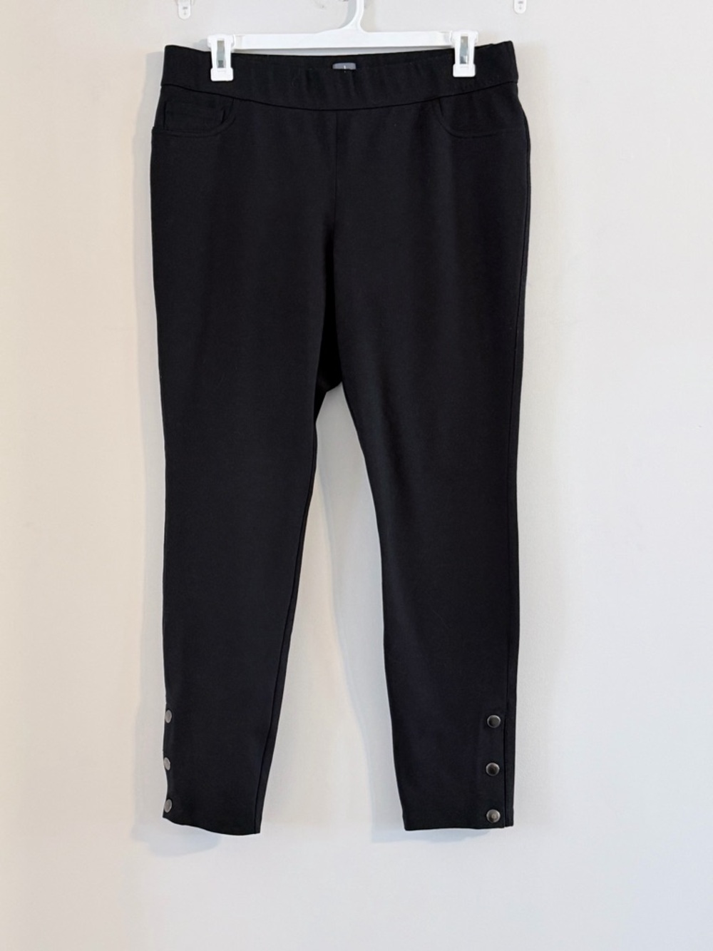 Peter Nygard Stylish  Slims Black Cropped Snap Button-Hem Ponte Pants Size L